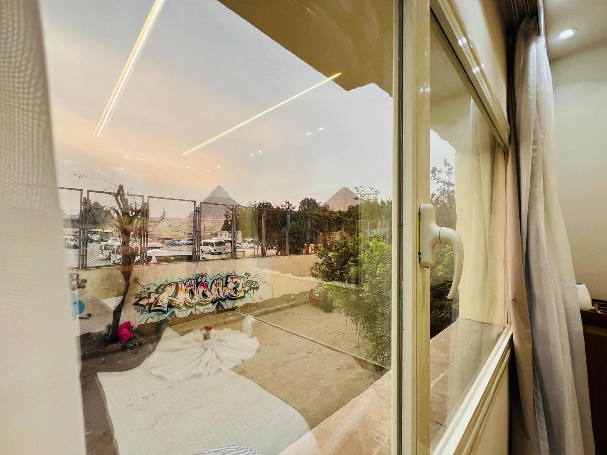 Great Scarab Pyramids View Hotel Kafret el-Gabal Exterior photo