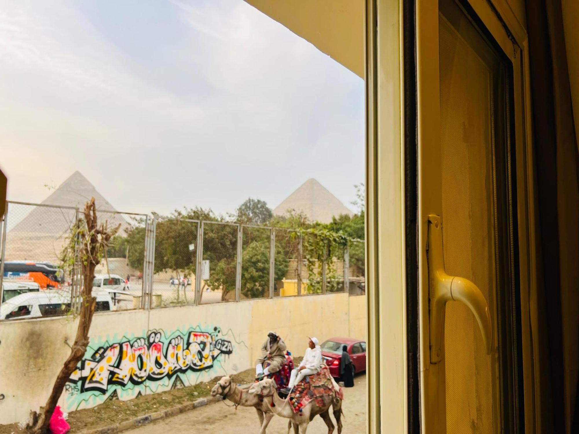 Great Scarab Pyramids View Hotel Kafret el-Gabal Exterior photo